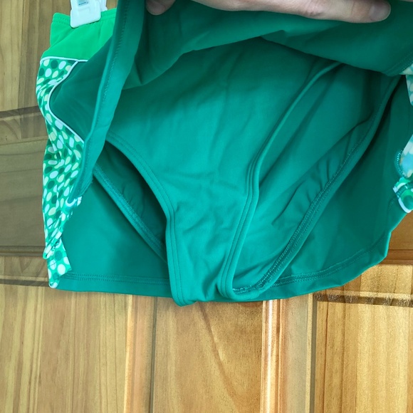 Girl’s size 10 Lands’ End green swim skirt with attached panties - Picture 2 of 4